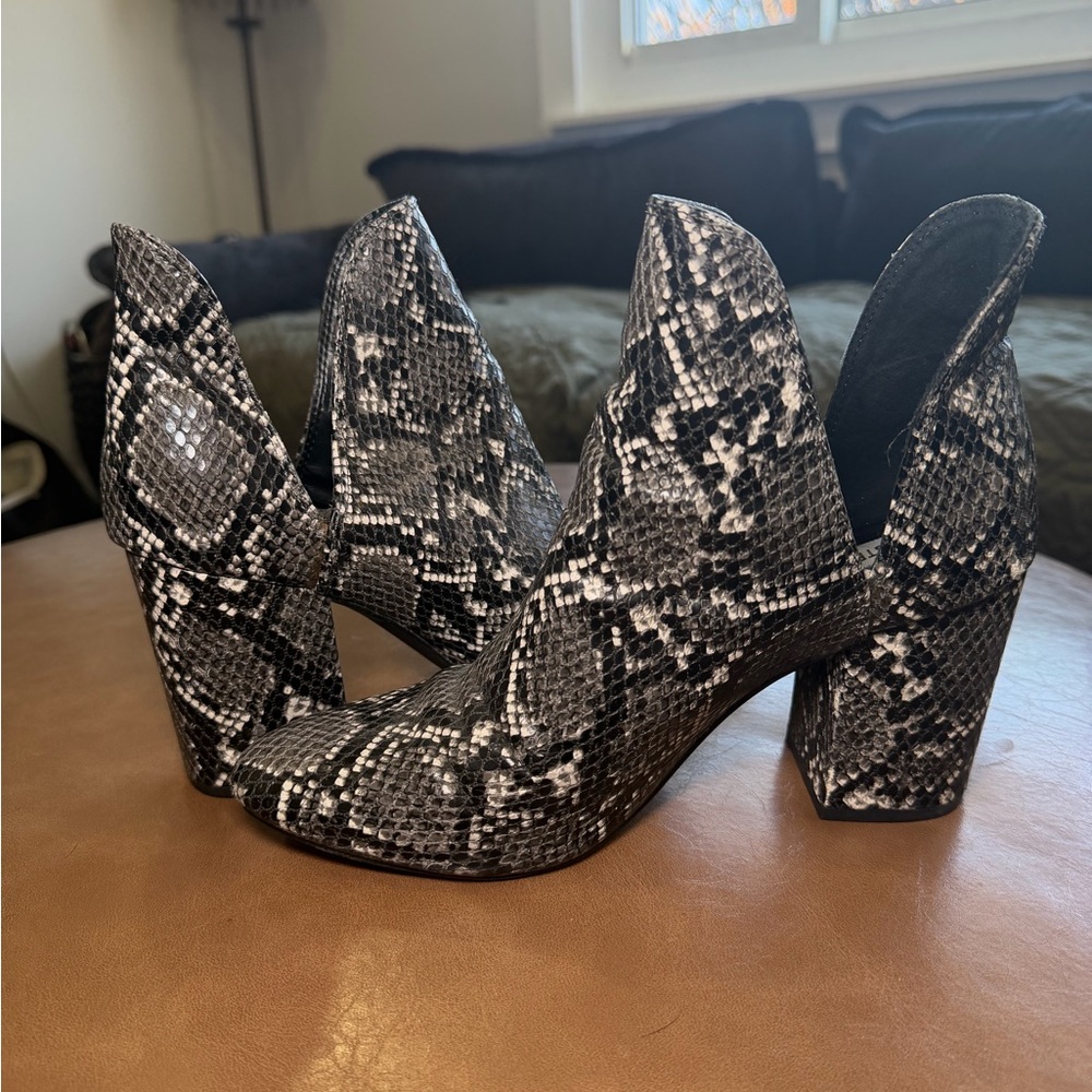 Steve Madden heel boots